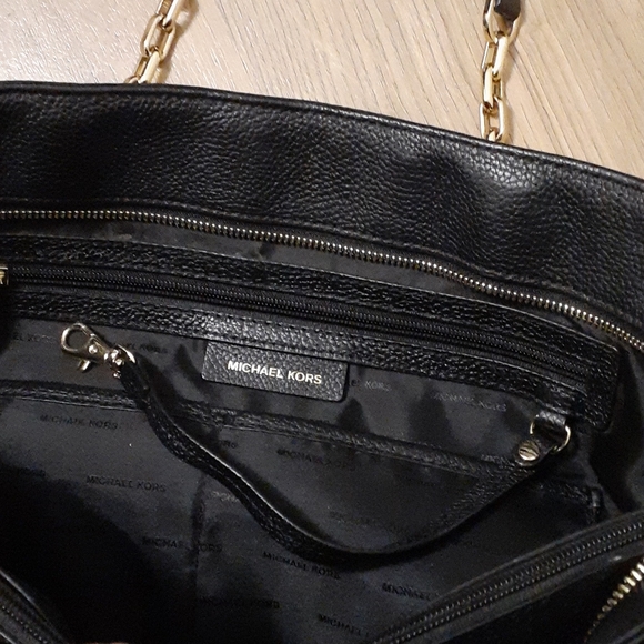 Michael Kors black leather hand bag - Picture 7 of 10